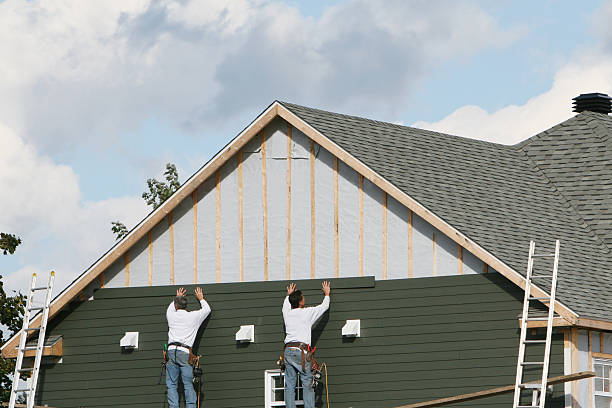 Professional Siding Installation technician working in Sterling, GA